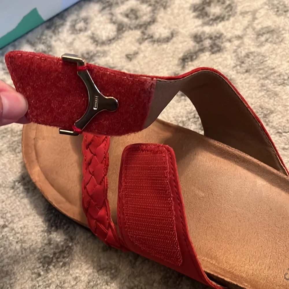 Earth Origins Red Nubuck Oneida Sandal - Size 9! - Picture 5 of 10